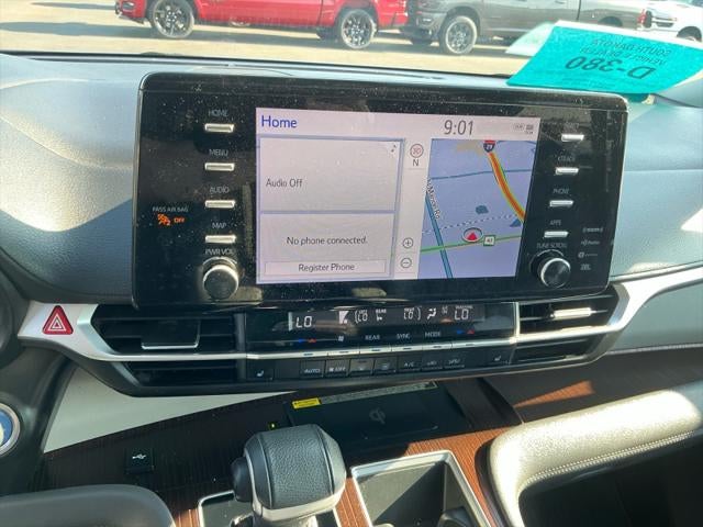 2023 Toyota Sienna XLE