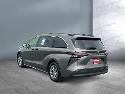 2024 Toyota Sienna XLE