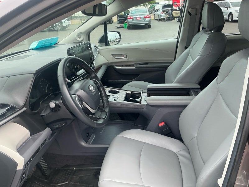 2024 Toyota Sienna XLE