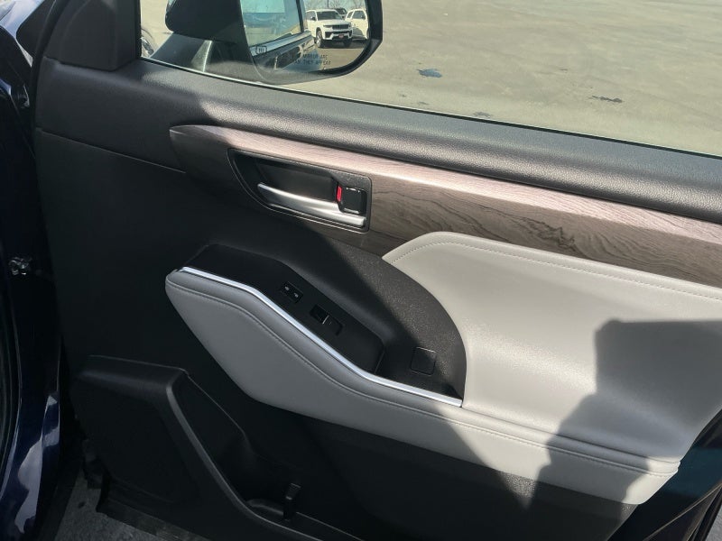 2024 Toyota HIGHLANDER Platinum