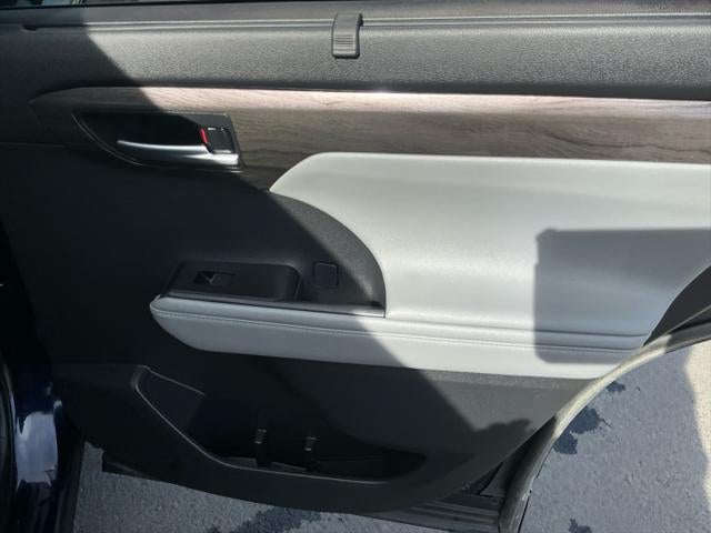 2024 Toyota HIGHLANDER Platinum