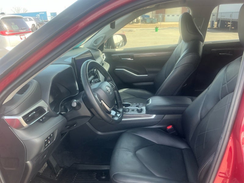 2023 Toyota HIGHLANDER Platinum