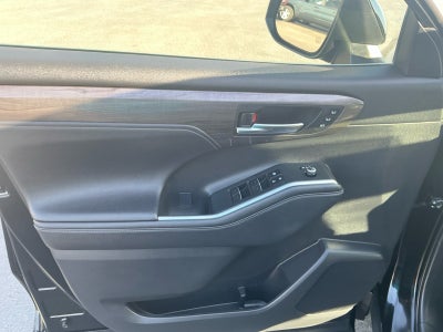 2024 Toyota Highlander Platinum