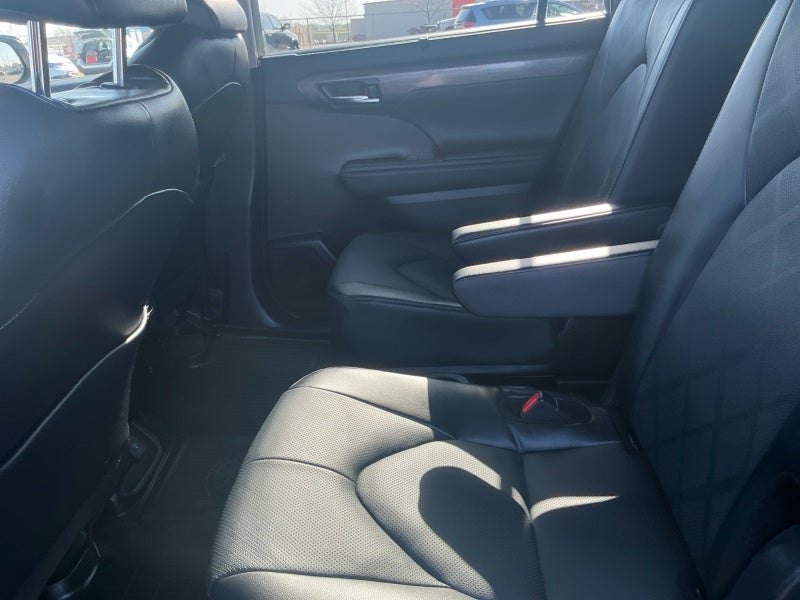 2024 Toyota Highlander Platinum