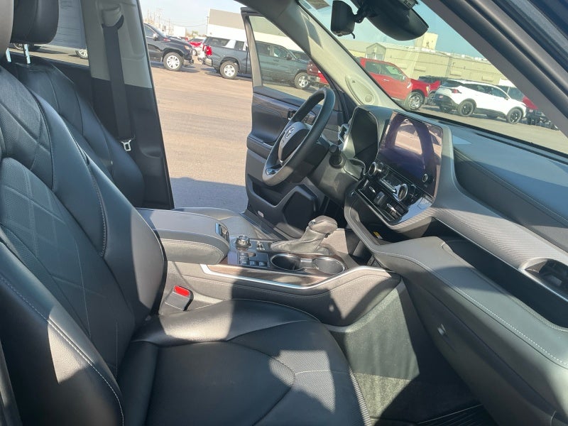 2024 Toyota Highlander Platinum