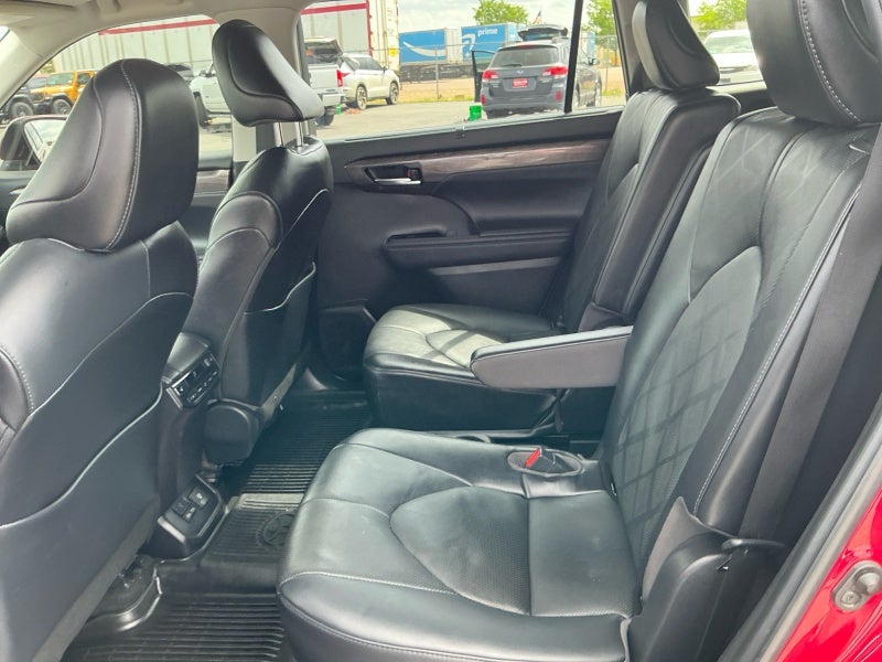 2023 Toyota Highlander Platinum