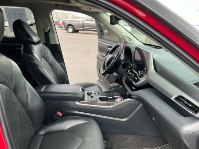 2023 Toyota Highlander Platinum