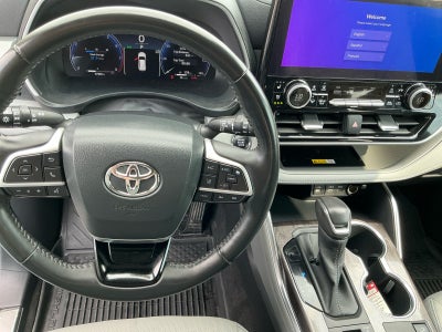 2023 Toyota Highlander Platinum