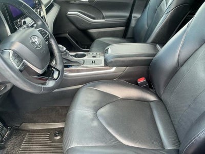 2023 Toyota Highlander Hybrid Hybrid Limited