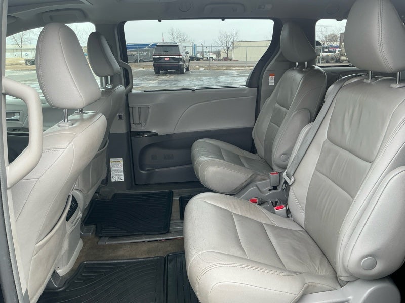 2018 Toyota SIENNA XLE PREM XLE Premium