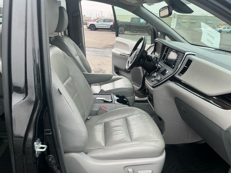 2018 Toyota SIENNA XLE PREM XLE Premium