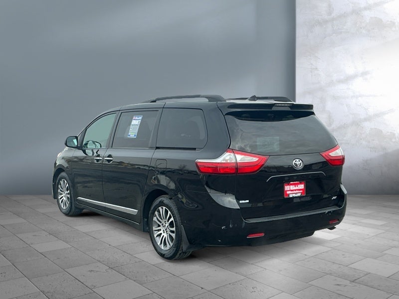 2018 Toyota SIENNA XLE PREM XLE Premium