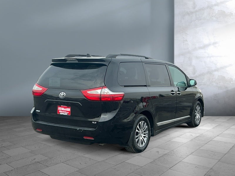 2018 Toyota SIENNA XLE PREM XLE Premium