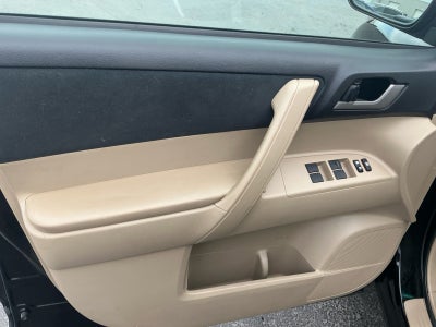 2013 Toyota HIGHLANDER Plus