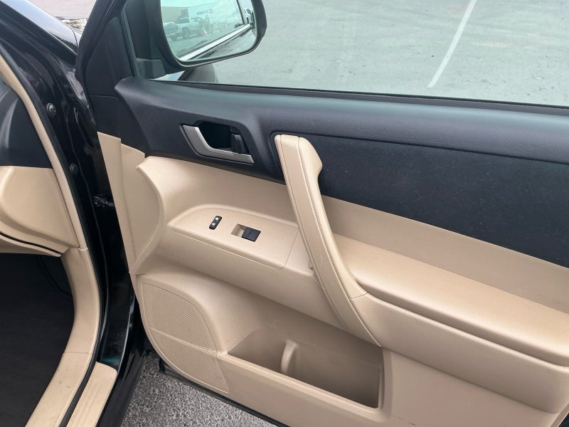 2013 Toyota HIGHLANDER Plus