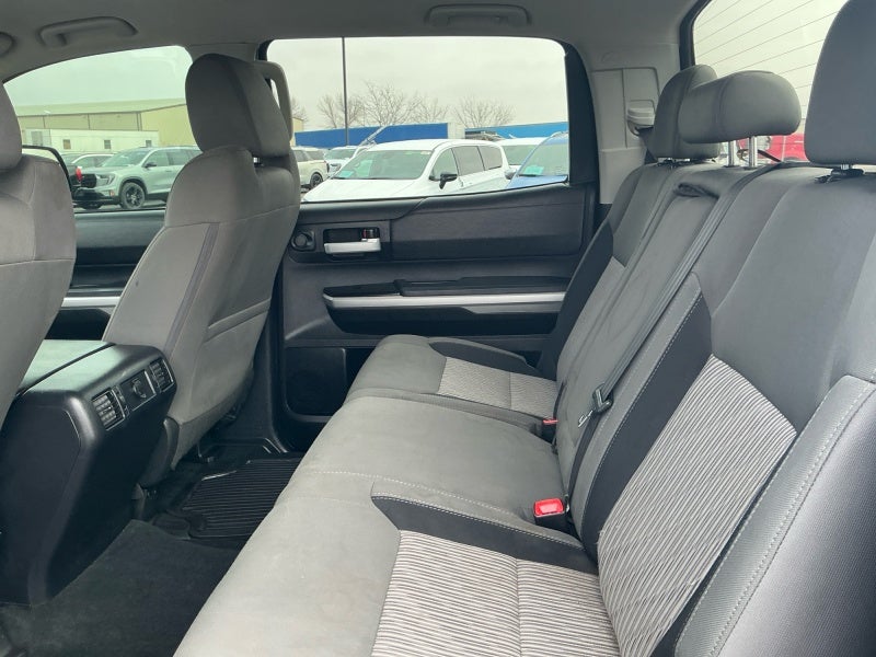 2017 Toyota TUNDRA 4X4 SR5