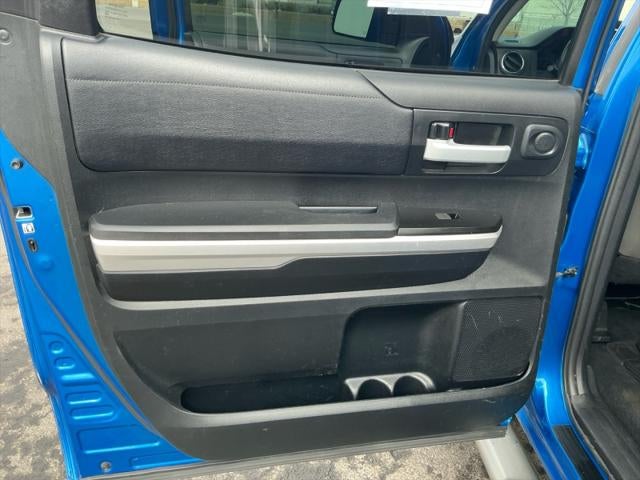 2017 Toyota TUNDRA 4X4 SR5