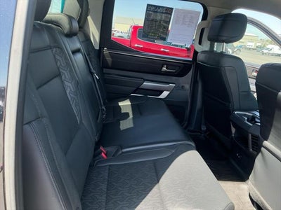 2024 Toyota TUNDRA 4X4 SR5