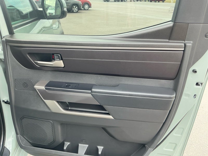 2025 Toyota TUNDRA 4X4 SR5