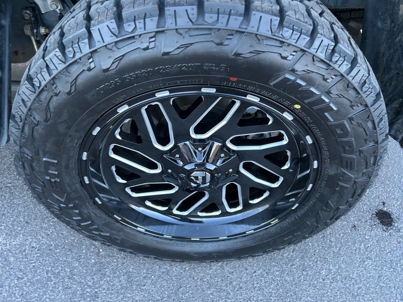 2025 Toyota TUNDRA 4X4 SR5