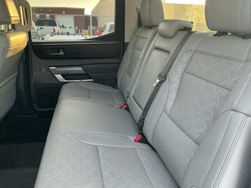 2024 Toyota TUNDRA 4X4 SR5