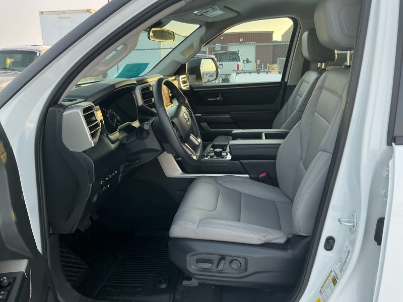 2024 Toyota TUNDRA 4X4 SR5