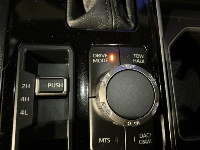 2025 Toyota TUNDRA 4X4 SR5