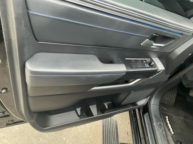 2023 Toyota TUNDRA 4X4 Platinum