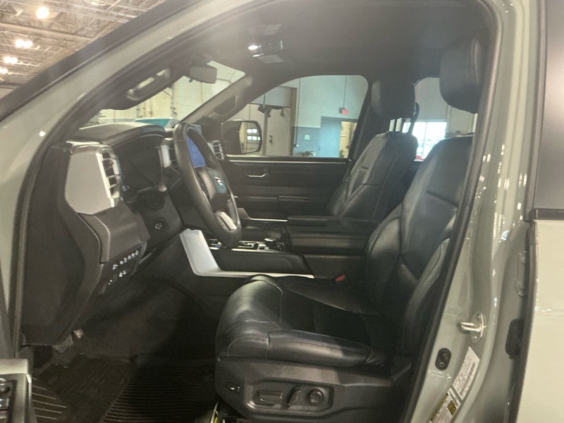 2025 Toyota TUNDRA 4X4 Platinum