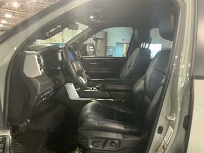 2025 Toyota TUNDRA 4X4 Platinum