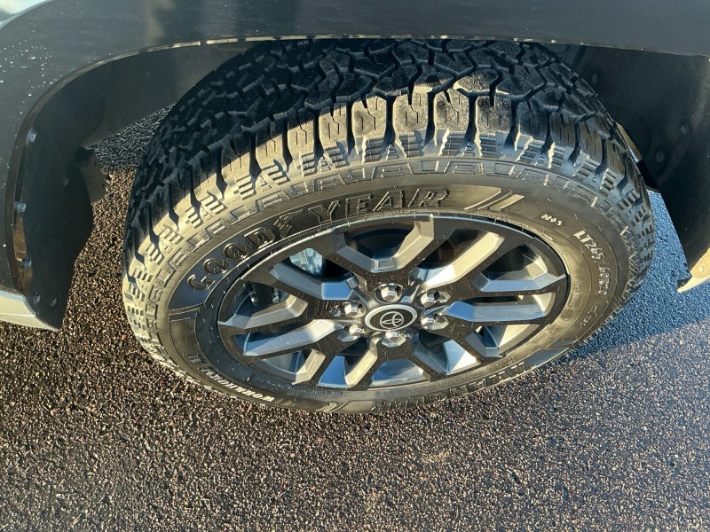 2023 Toyota TUNDRA 4X4 Platinum