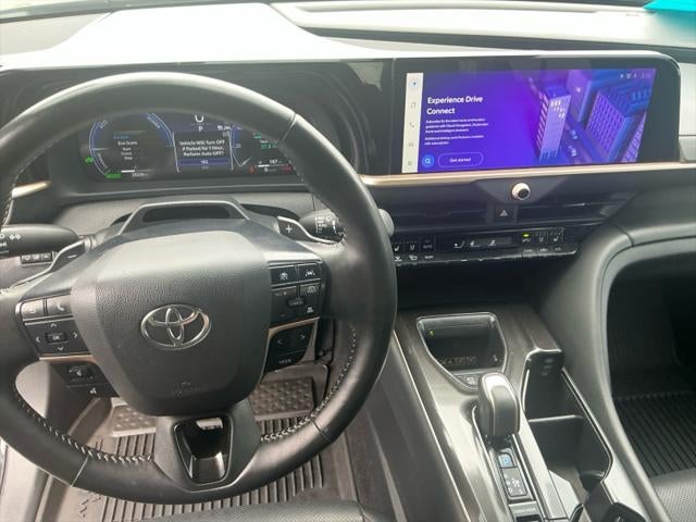 2025 Toyota Toyota Crown Signia Limited
