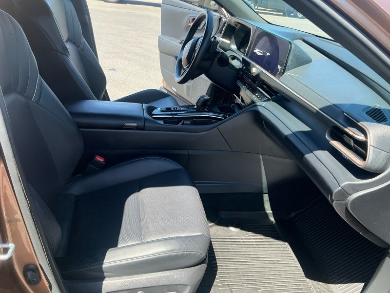 2025 Toyota Toyota Crown Signia XLE