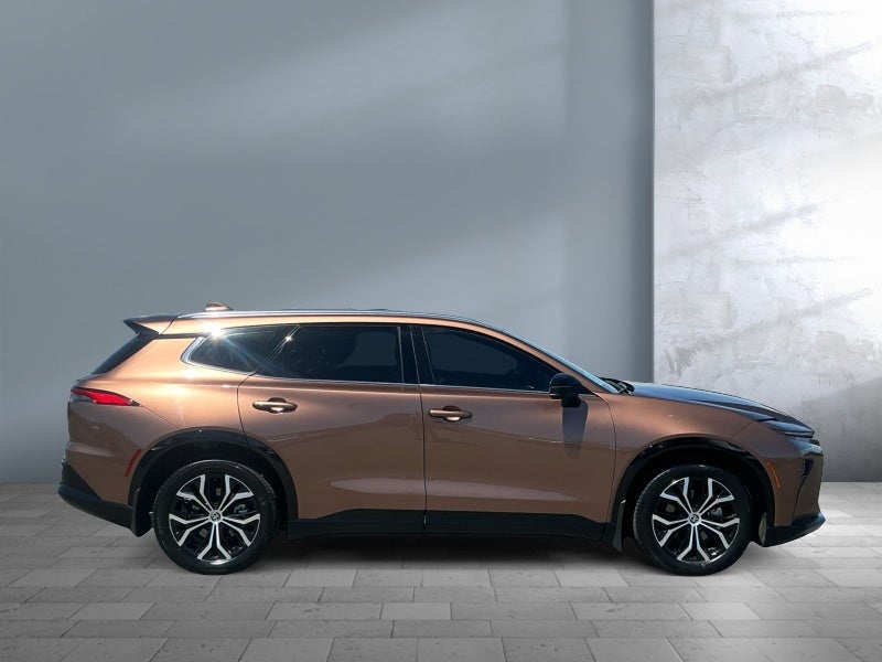 2025 Toyota Toyota Crown Signia XLE