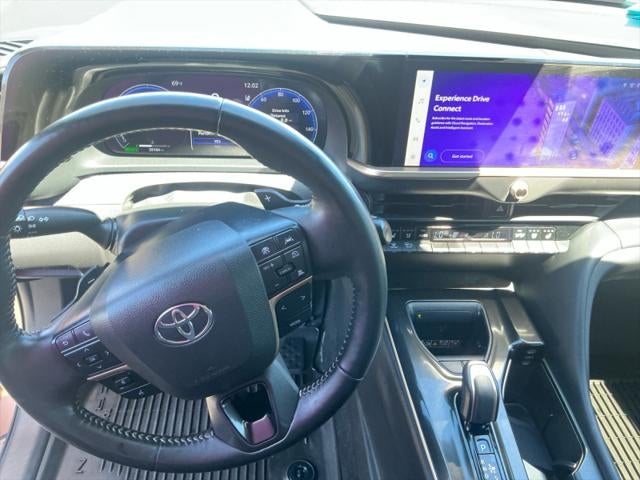 2025 Toyota Toyota Crown Signia XLE