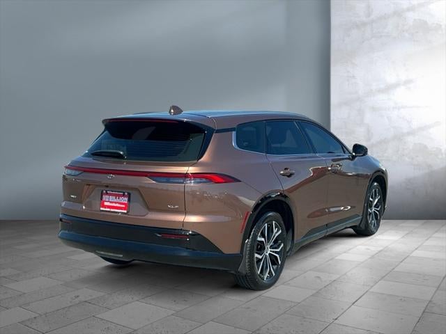2025 Toyota Toyota Crown Signia XLE