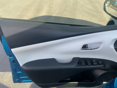 2021 Toyota PRIUS XLE