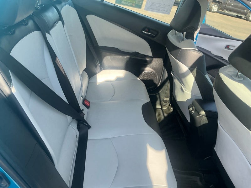 2021 Toyota PRIUS XLE