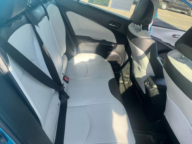 2021 Toyota PRIUS XLE