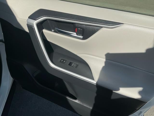 2022 Toyota RAV4 HYBRID Hybrid XLE Premium