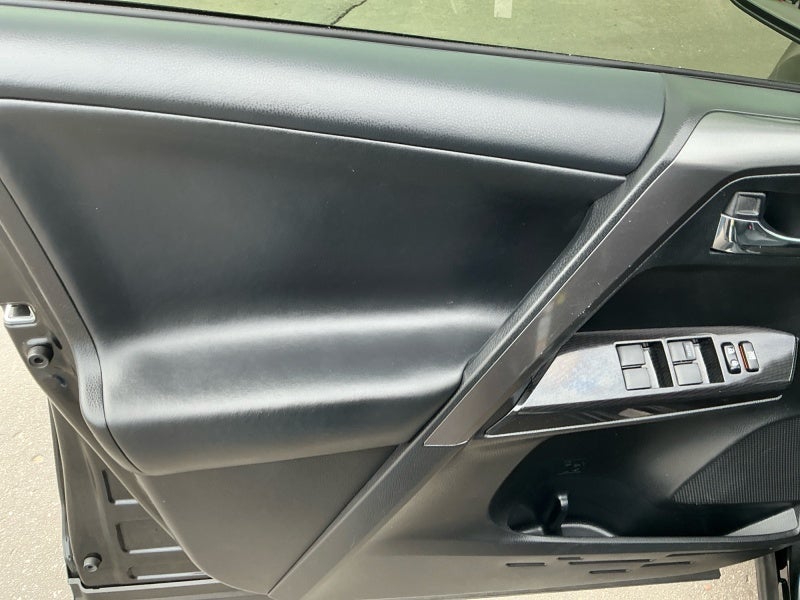 2017 Toyota RAV4 HYBRID SE