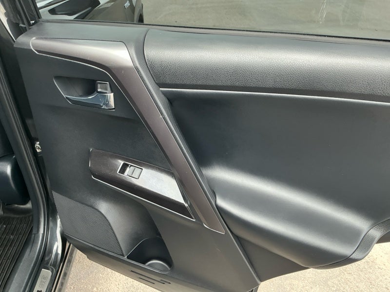 2017 Toyota RAV4 HYBRID SE