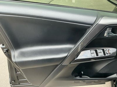 2017 Toyota RAV4 HYBRID SE