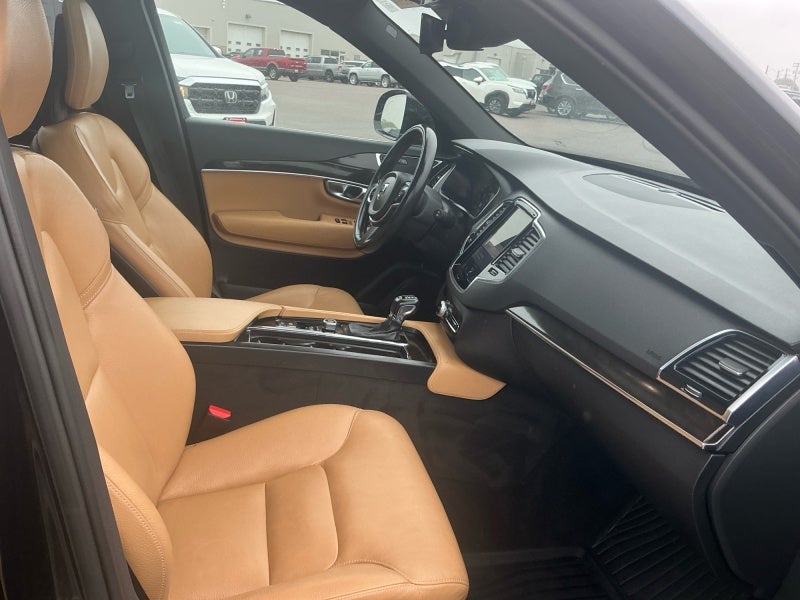 2018 Volvo XC90 Momentum