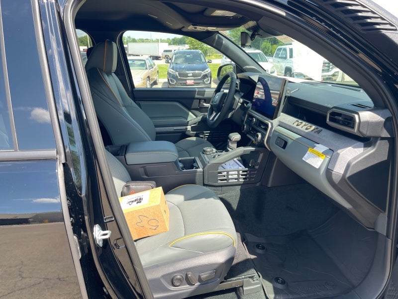 2026 Toyota Tacoma i-FORCE MAX Tacoma Trailhunter