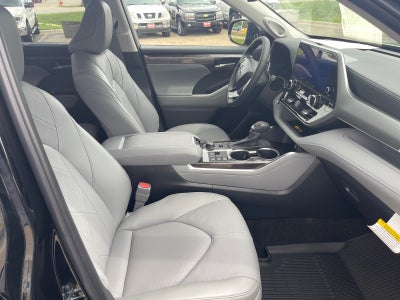 2026 Toyota Highlander Platinum