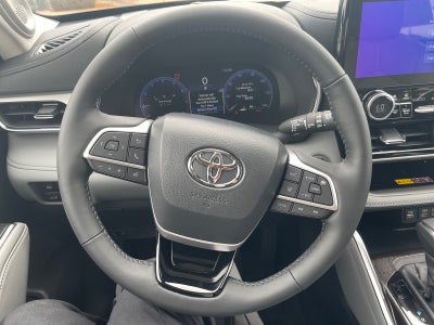 2026 Toyota Highlander Platinum