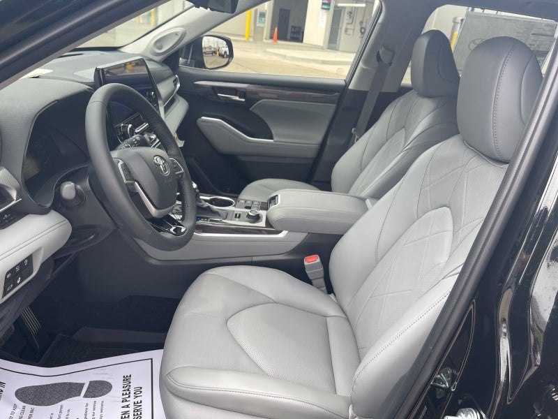 2026 Toyota Highlander Platinum