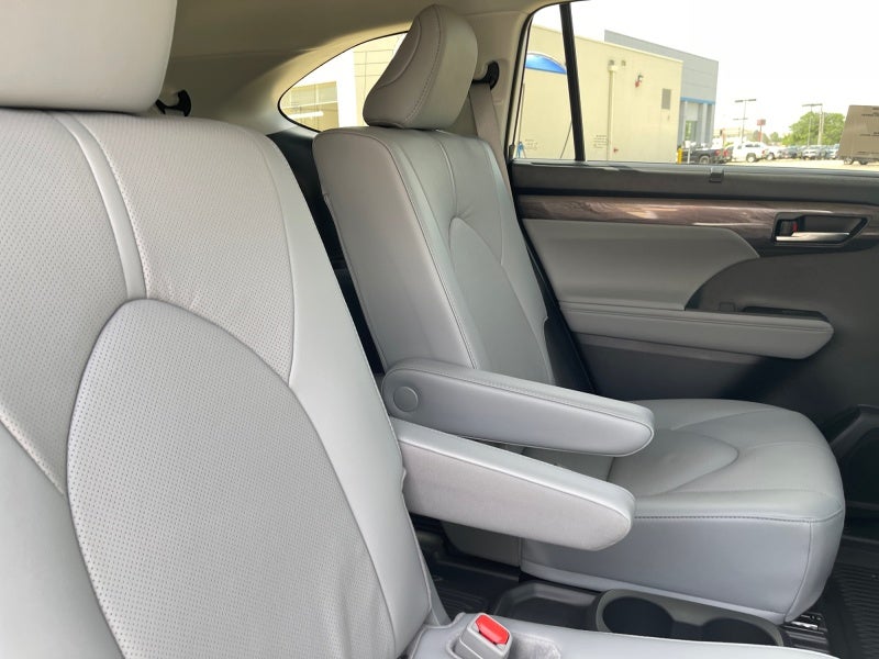 2026 Toyota Highlander Hybrid Limited