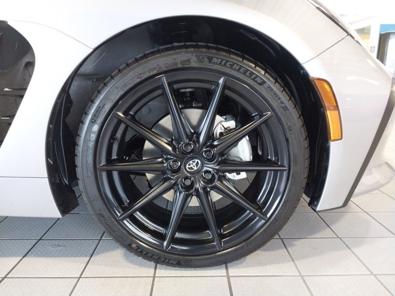 2025 Toyota GR86 Premium MT